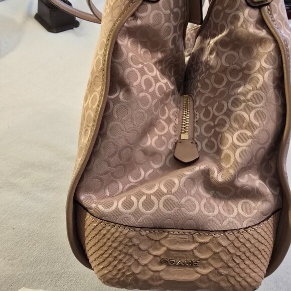 Coach Madison NEW NWT Optic Art Pearl Small Phoebe Python Gorgeous Bag Purse Bag - Picture 14 of 14